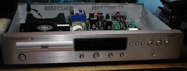 [Marantz CD6000 - front view (without top cover!)]